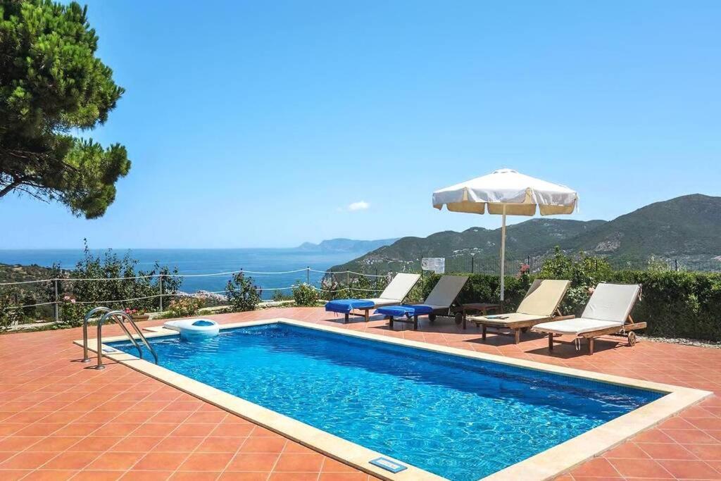 Villa Ouranos in Pefkias Skopelos Exterior foto