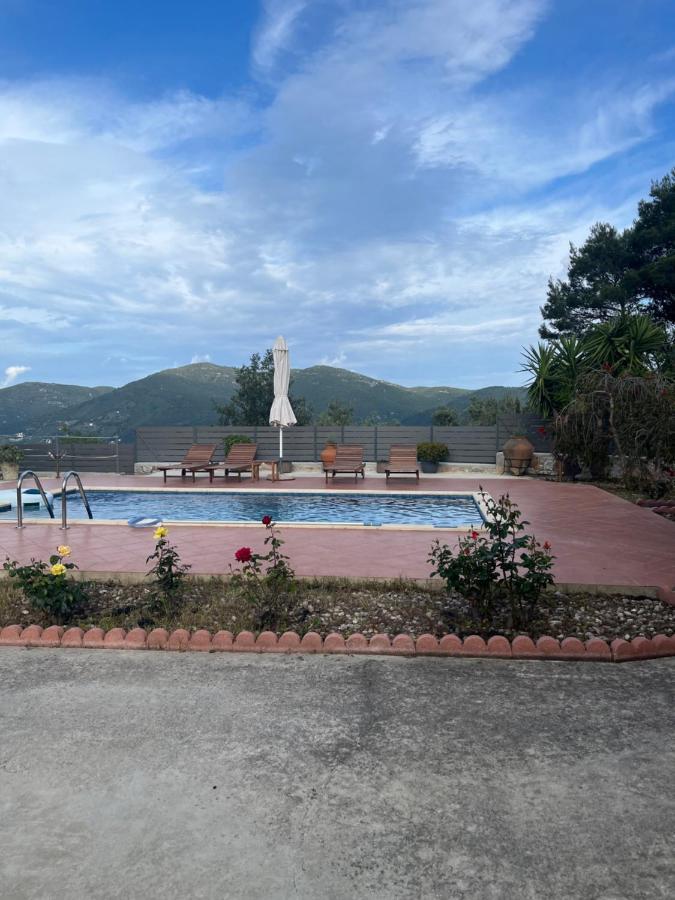 Villa Ouranos in Pefkias Skopelos Exterior foto